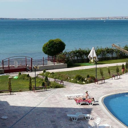 Private Apartments In Privilige Fort Beach Elenite Exterior photo