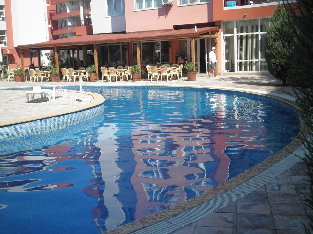 Private Apartments In Privilige Fort Beach Elenite Exterior photo