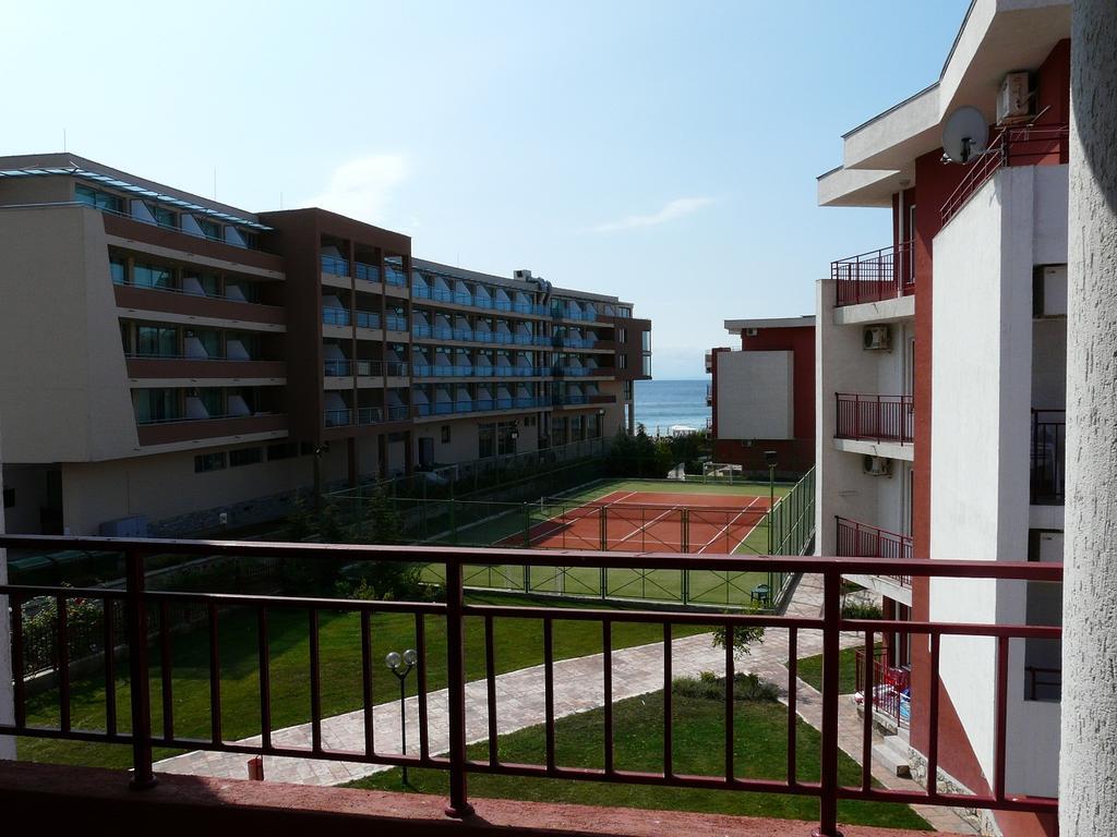 Private Apartments In Privilige Fort Beach Elenite Exterior photo