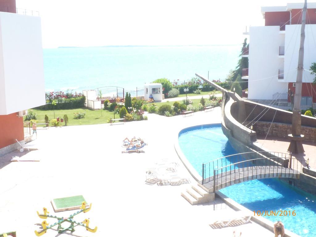 Private Apartments In Privilige Fort Beach Elenite Exterior photo
